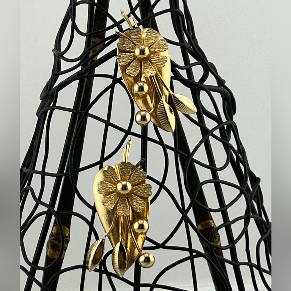Vintage 1940's ~ 1950's Coro Clip-on Earrings - Picture 6 of 6